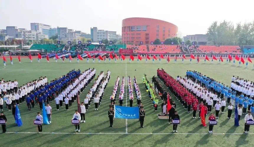 小学生利用器材篮球训练